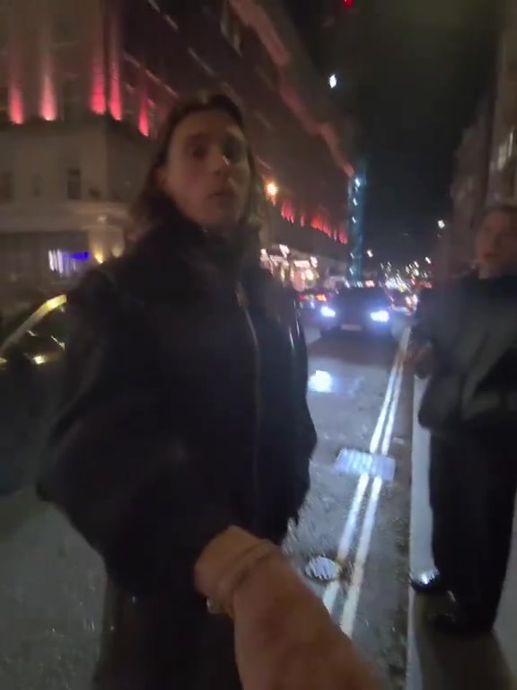 卡拉菲奥里拒绝在英超奖杯上签名因为他还没赢过他说自己迷信